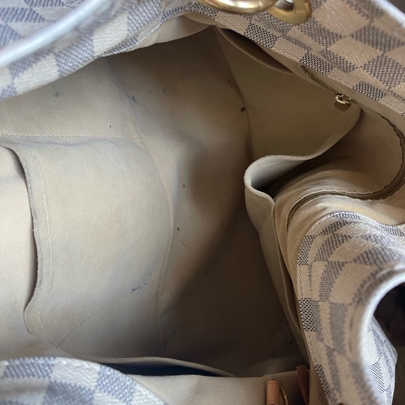 Louis Vuitton Artsy MM- Authentic - Picture 5 of 10